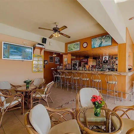 Esmeralda 3* Кремасти