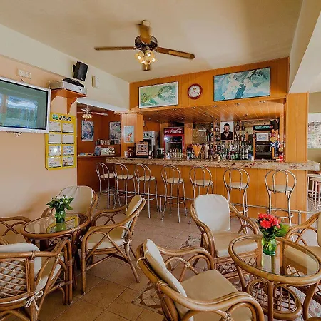 Esmeralda Apart-hotel Kremastí