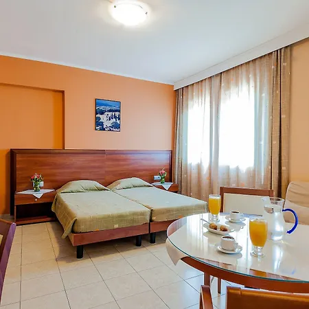 Esmeralda 3* Kremastí