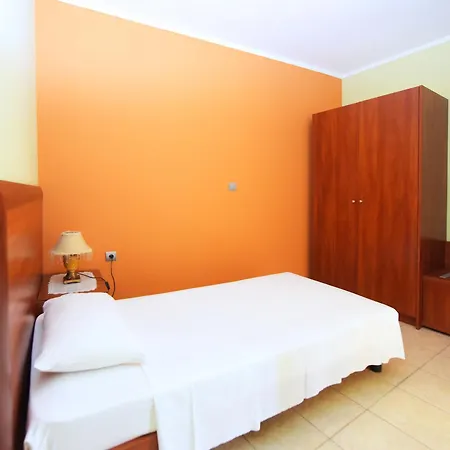 Esmeralda Apartmanhotel 3*