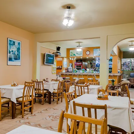 Apartmanhotel Esmeralda Kremasztí