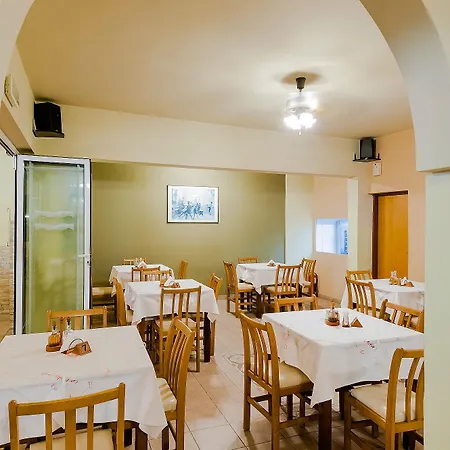 Aparthotel Esmeralda Kremastí