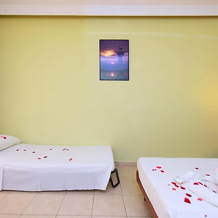 Esmeralda Aparthotel Kremastí