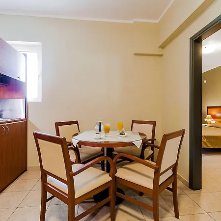 Aparthotel Esmeralda Kremastí