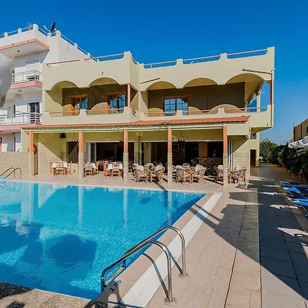 Esmeralda Aparthotel 3*