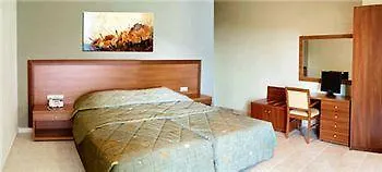 Esmeralda Aparthotel Kremastí