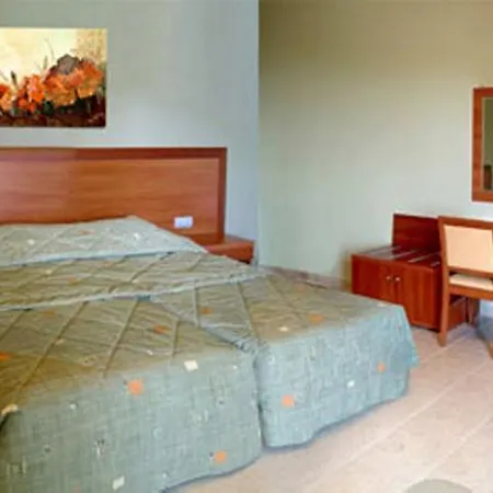 Esmeralda Aparthotel Kremastí