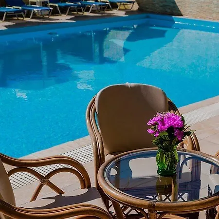 Esmeralda Apartahotel