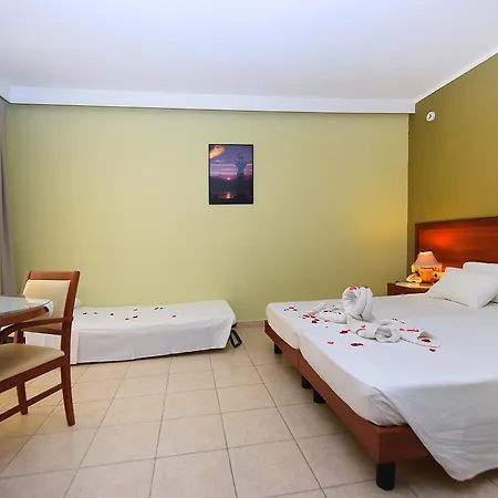 Esmeralda 3* Кремасти