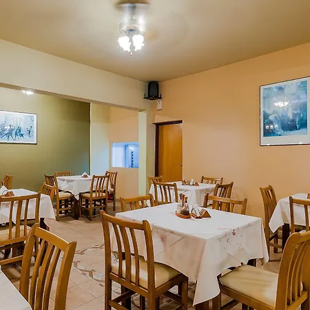 Apartahotel Esmeralda Kremastí