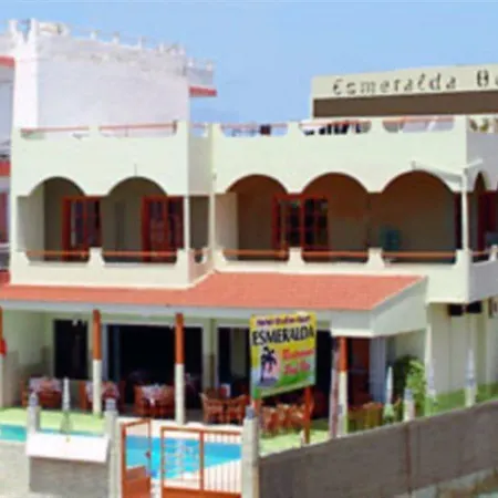 Esmeralda Apartahotel