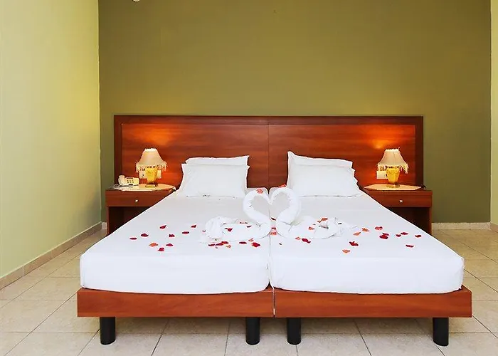 Esmeralda Aparthotel Kremasti (Rhodes)