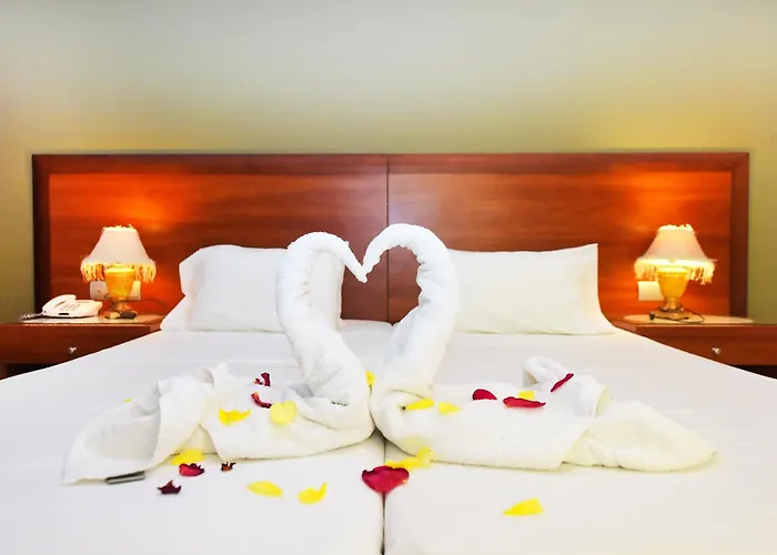 Esmeralda Apartmanhotel Kremasztí