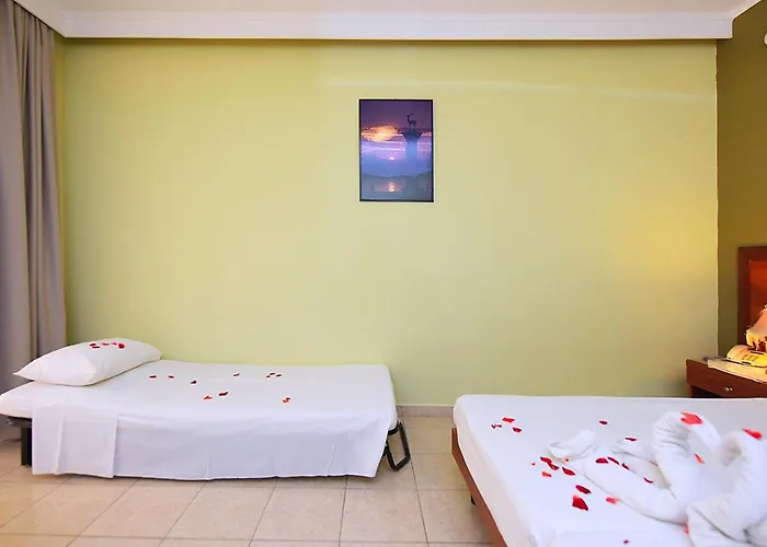 Esmeralda Apartmanhotel Kremasztí
