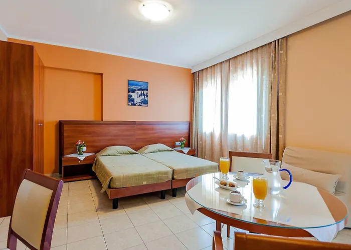 Esmeralda 3* Kremasztí